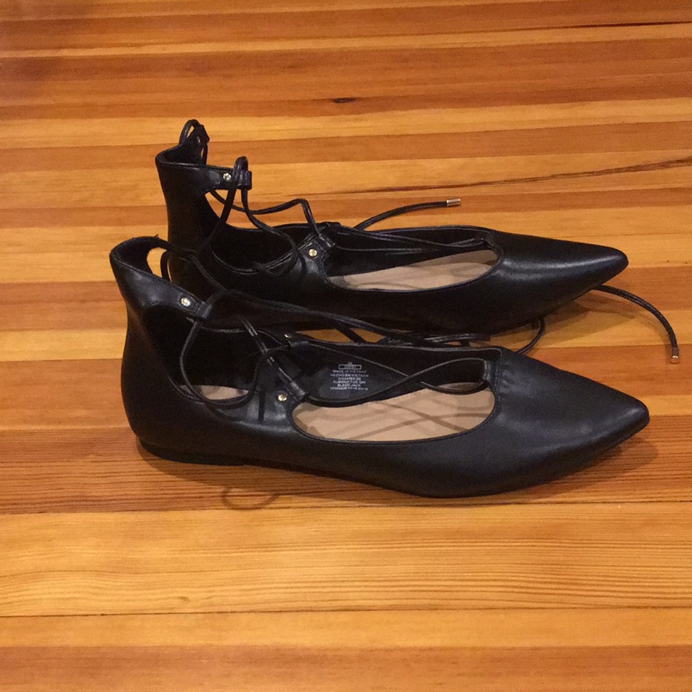 Lace up Sandals// Size: 8